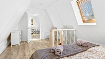 2 bedrooms, iron/ironing board, WiFi, bed sheets