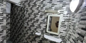Toallas, jabón y papel higiénico