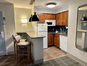 Fridge, microwave, stovetop, dishwasher - Accessible 1BR Suite | Pool & Daily Breakfast (Oconomowoc)
