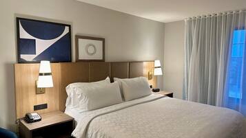 Iron/ironing board, free WiFi, bed sheets