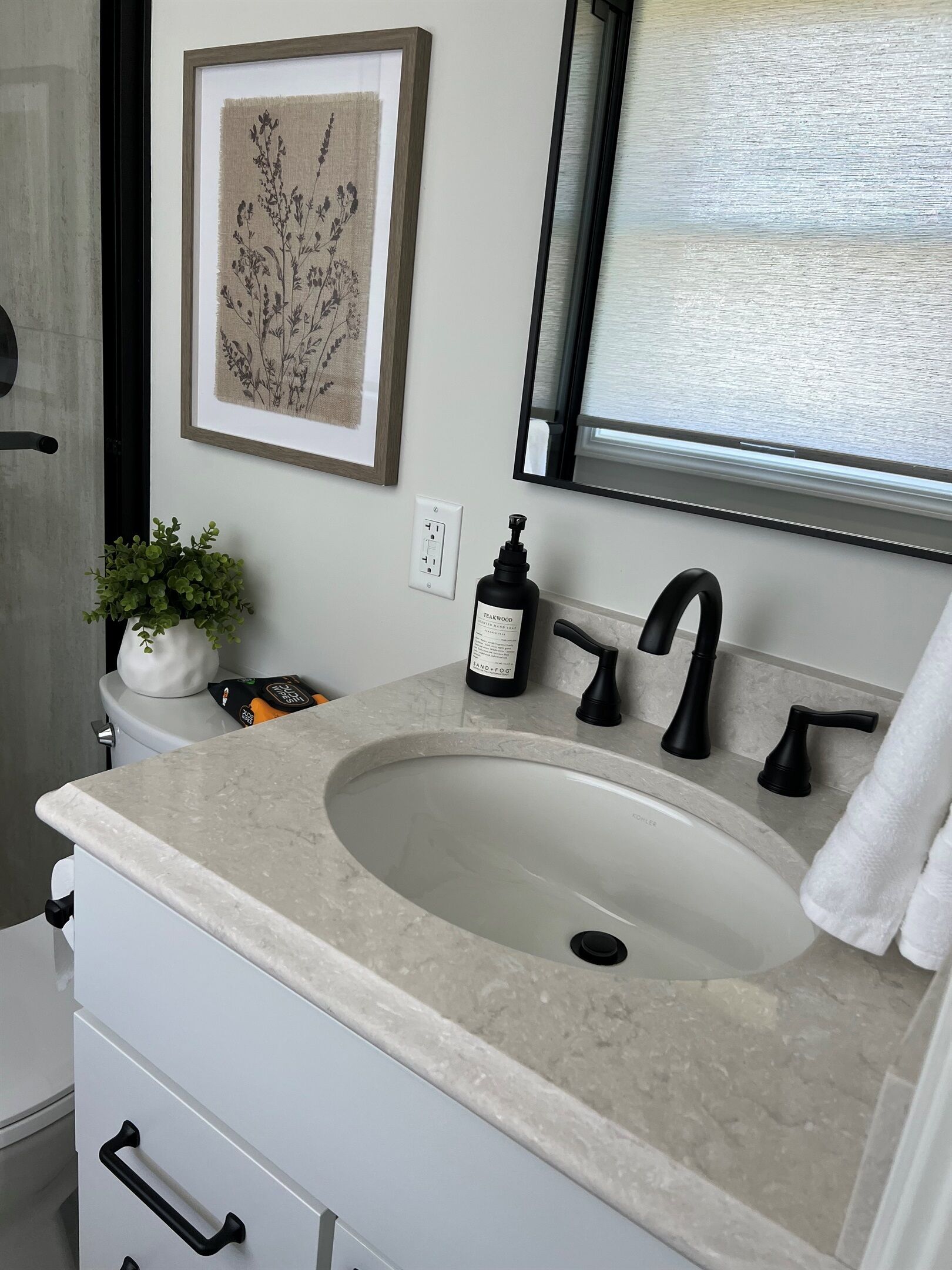 Dusche, Handtücher, Seife, Toilettenpapier