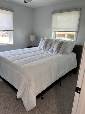 Room - Harrison Place - Located on Evansville's Eastside (Evansville)