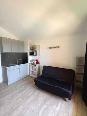 Living area - Charming Apartment 2 to 4 People (Le Barcarès)