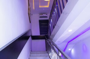 Interior - VHS VINCHEE SUITES II (Lagos)