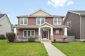 Exterior - The Experience at ND<>4BR, 4BA <1 mi to ND Stadium (South Bend)