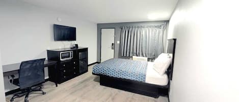 Room, 1 Queen Bed, Non Smoking | Desk, free WiFi