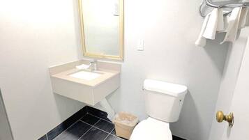 Handtücher, Seife, Shampoo, Toilettenpapier