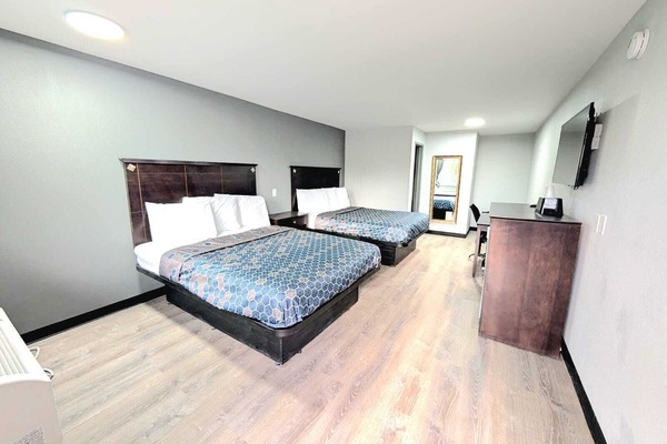 Room, 2 Double Beds, Non Smoking | Desk, free WiFi