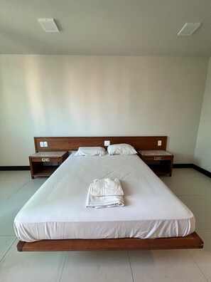 Kamar Double Standar | Seprai linen