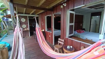 WiFi, bed sheets