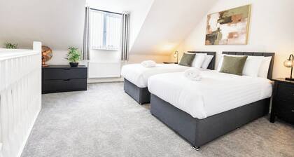 Stylish House | Sleeps 6 | Fast Wi-Fi | Parking
