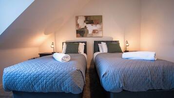 3 bedrooms, iron/ironing board, Internet, bed sheets