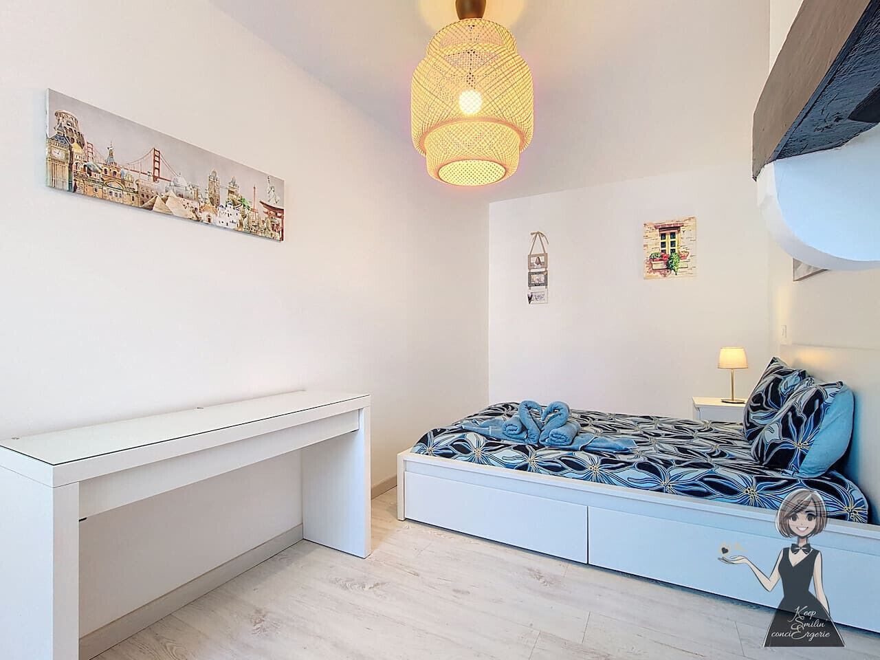 Desk, iron/ironing board, travel cot, WiFi