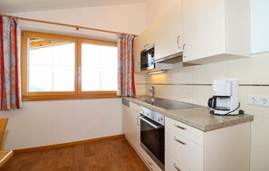 Kühlschrank, Herdplatte, Geschirrspüler
