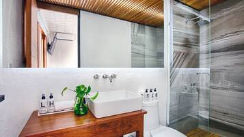 Dusche, Handtücher, Seife, Shampoo