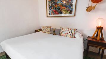 Free WiFi, bed sheets, wheelchair access