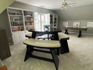 Games room - Peachtree City World Cup Retreat with Salt Water Pool close to Trilith Studios (Peachtree City)