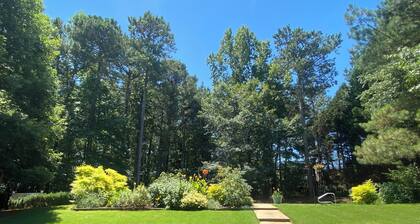 Peachtree City World Cup Retreat with Salt Water Pool close to Trilith Studios