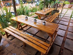 Outdoor dining - Cosy Studio Apartment (Kiambu County)
