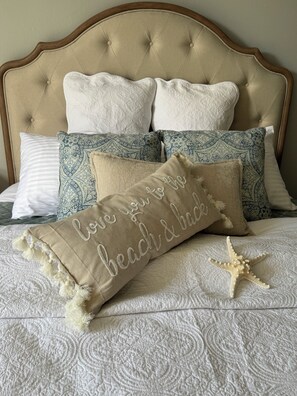 Room - Playa Buena, Where the Pacific  Begins Your Day-A Reimagined Coastal Retreat! (Oceanside)