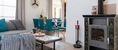 Télévision, cheminée