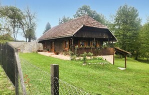 Exterior - Pet friendly home in Karlovac with WiFi (Karlovac)
