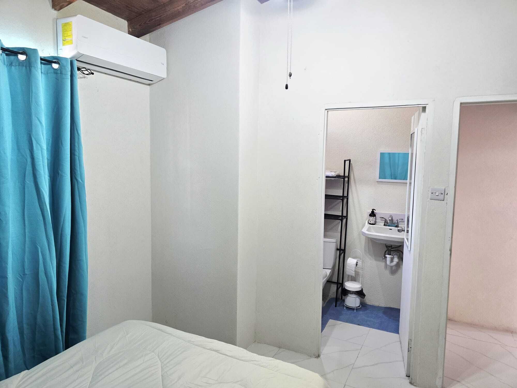 Bruser, hårtørrer, håndklæder, Toiletpapir