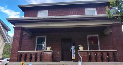 3bedroom house in Wonderful Cincinnati it’s cozy comfortable home away from home