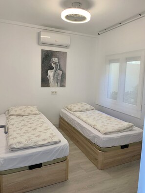 Iron/ironing board, WiFi, bed sheets - CasaLimonar.com (Torrevieja)
