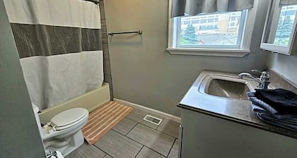Dayton Dorm Style House 1-43- walk to University of Dayton