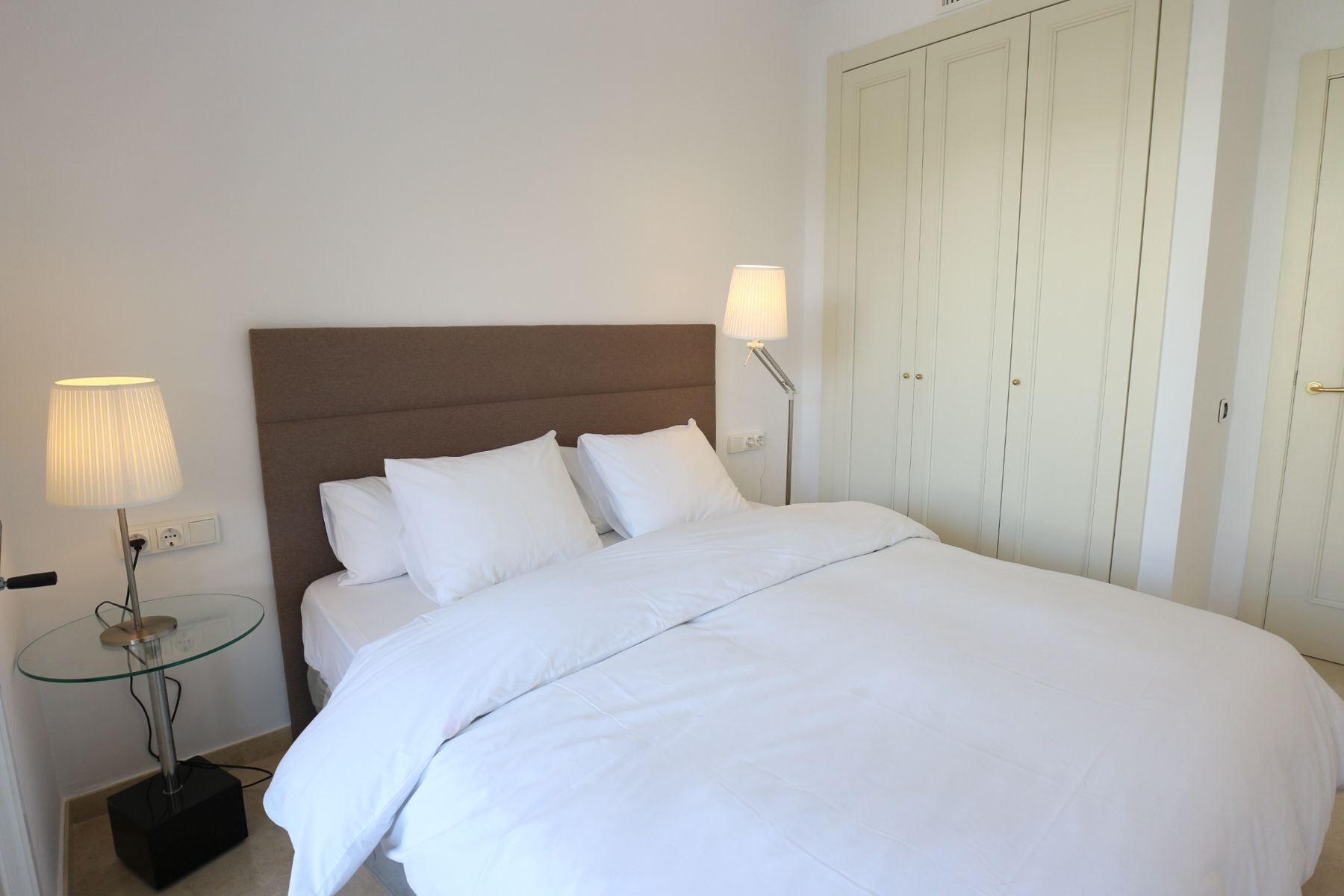 4 Schlafzimmer, Bügeleisen/Bügelbrett, WLAN, Bettwäsche