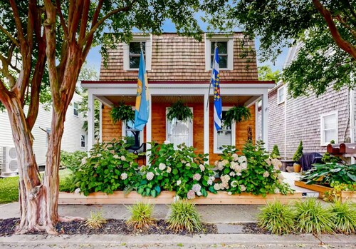 Charming Lewes Beach Cottage Retreat-Dog Friendly