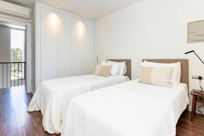 5 Schlafzimmer, Bügeleisen/Bügelbrett, Internetzugang, Bettwäsche