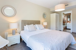 4 Schlafzimmer, Bügeleisen/Bügelbrett, Internetzugang, Bettwäsche