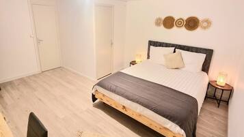 WiFi, bed sheets