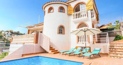 Villa Calma I - Five Bedroom Villa, Sleeps 11