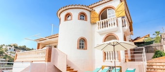 Villa Calma I - Five Bedroom Villa, Sleeps 11