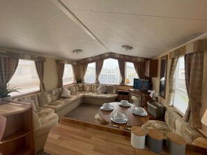 Smart TV - Golden Palm Resort, The Carnival S187 - Coastal Caravan Breaks (Chapel Saint Leonards)