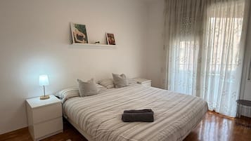 3 bedrooms, iron/ironing board, free WiFi, bed sheets