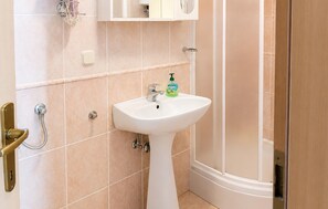 Shower, hair dryer - Lovely apartment in Kukljica with WiFi (Kukljica)