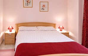 1 habitación, tabla de planchar con plancha y wifi gratis 