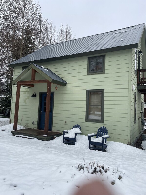 Exterior - Elk Ave Basecamp | Steps to Shops & Buses | Heart of CB (Crested Butte)
