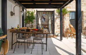 Outdoor dining - Lovely home in Posedarje with private swimming pool, can be inside or outside (Posedarje)
