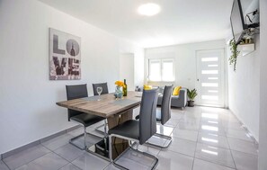 Dining - Awesome home in Glavica (Glavica)