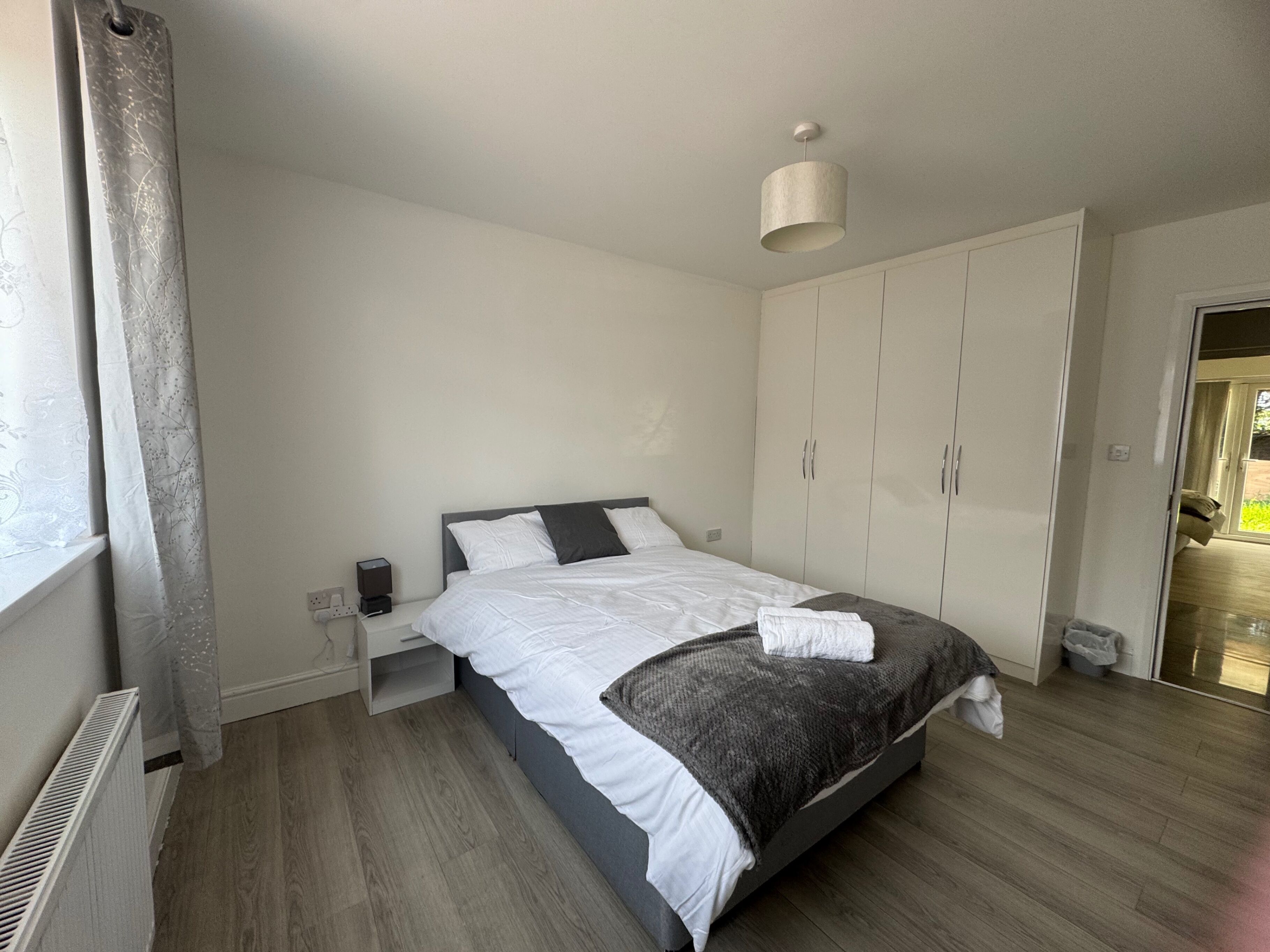 3 dormitorios, tabla de planchar con plancha, wifi gratis y ropa de cama