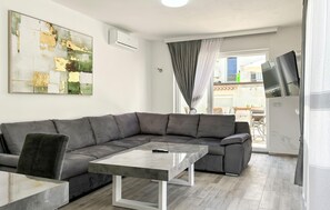 TV - Stunning home in Stancija Vergotini (Stancija Vergotini)