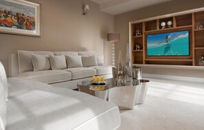Smart TV - Luxurious home in Vabriga (Vabriga)
