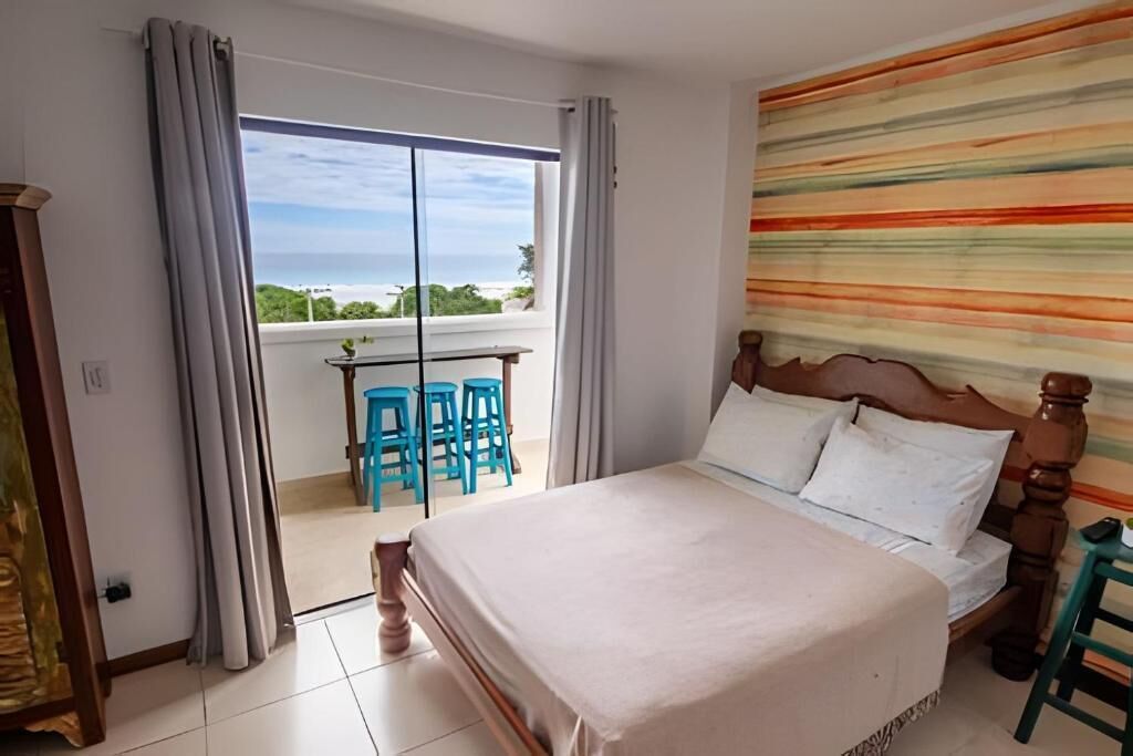 Cortinas blackout, tabla de planchar con plancha y wifi gratis 