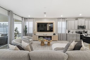 TV - Luxury 7BR at Solara w/ Pool, Cinema & Game Room (Kissimmee)
