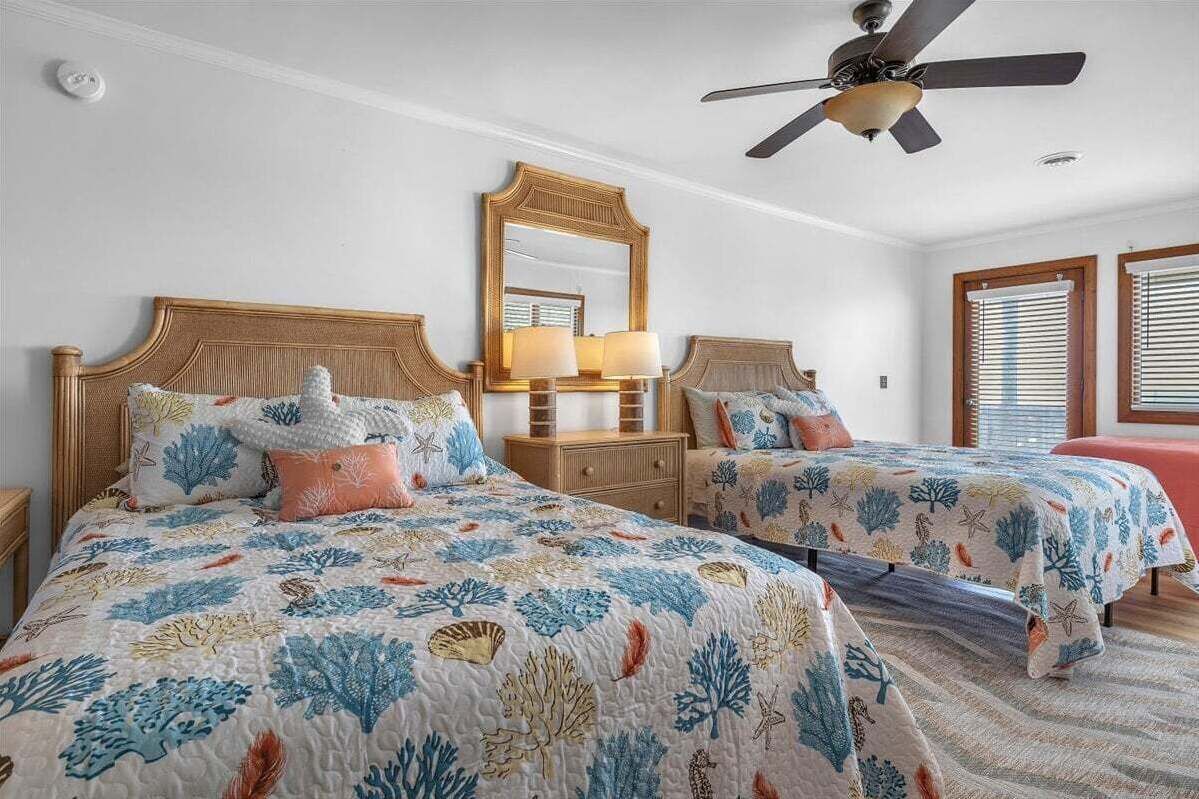 6 bedrooms, free WiFi, bed sheets